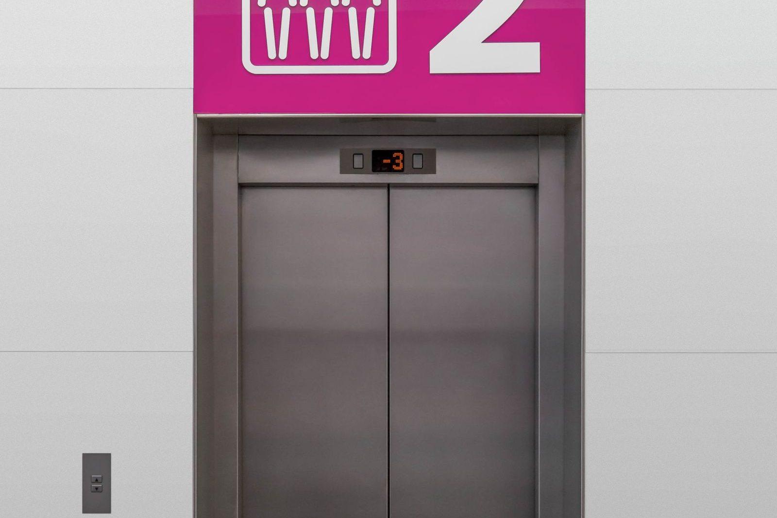 Navigating Condo Elevator Modernization in Ontario: Strategic Funding, Phased Implementation, and Transparent Owner Communication